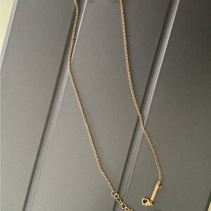 Kendra Scott necklace